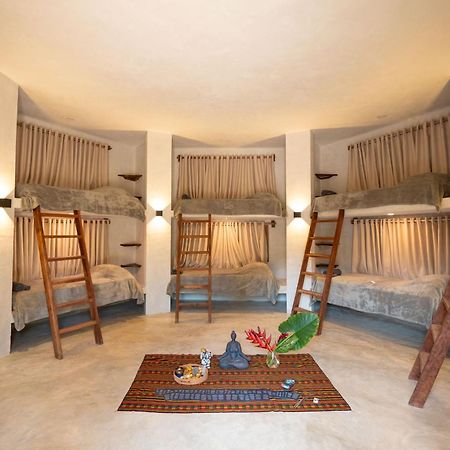 Leisy'S Garden Hostel & Rooms Samana Exterior photo