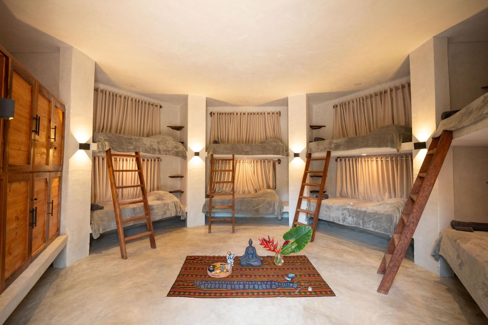 Leisy'S Garden Hostel & Rooms Samana Exterior photo