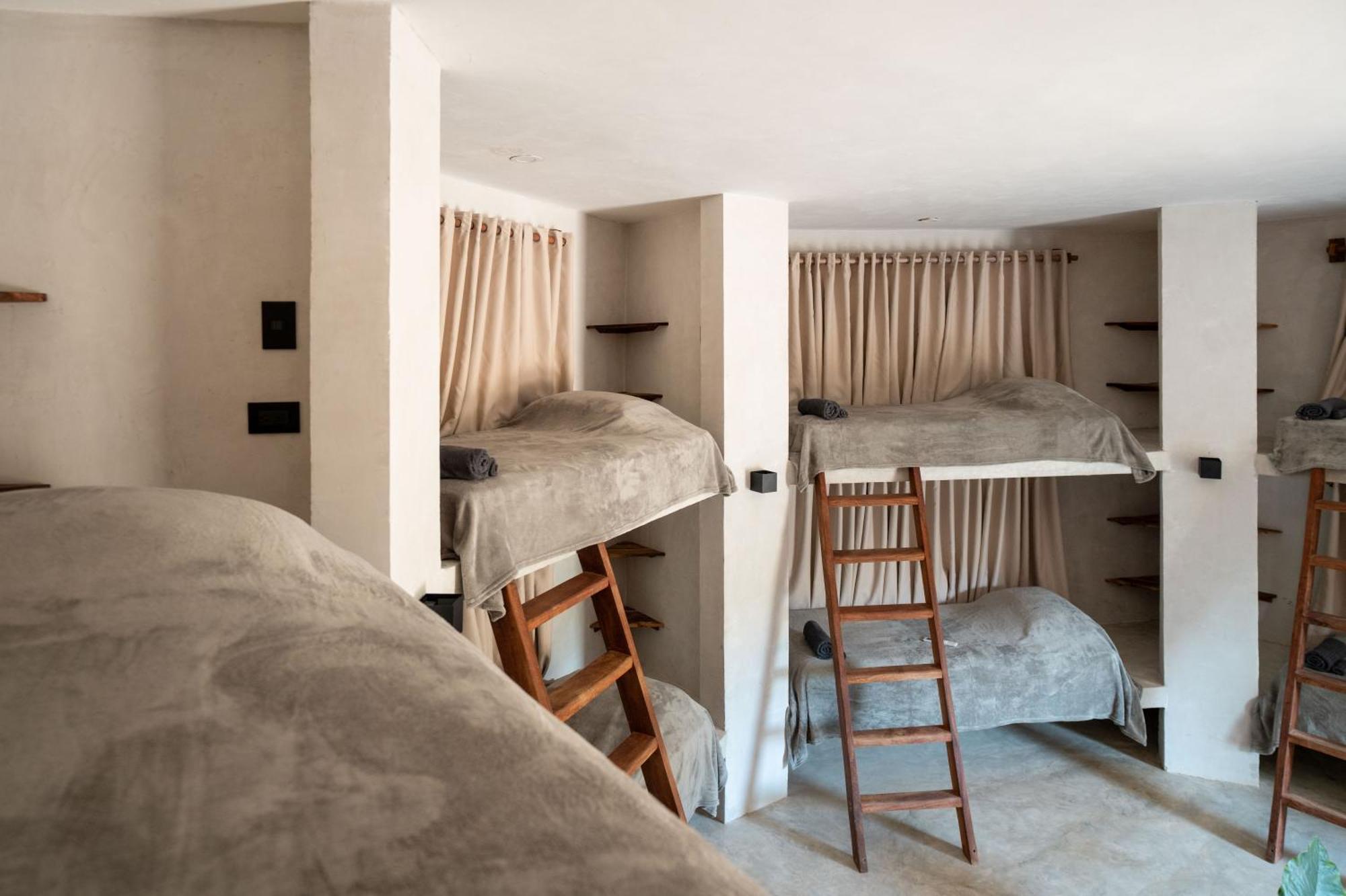 Leisy'S Garden Hostel & Rooms Samana Exterior photo
