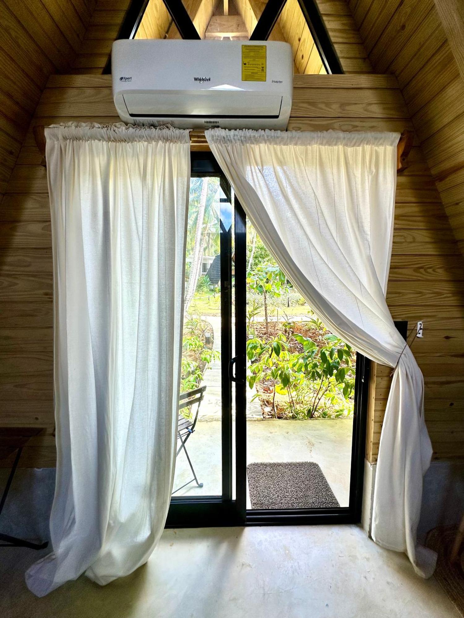 Leisy'S Garden Hostel & Rooms Samana Exterior photo