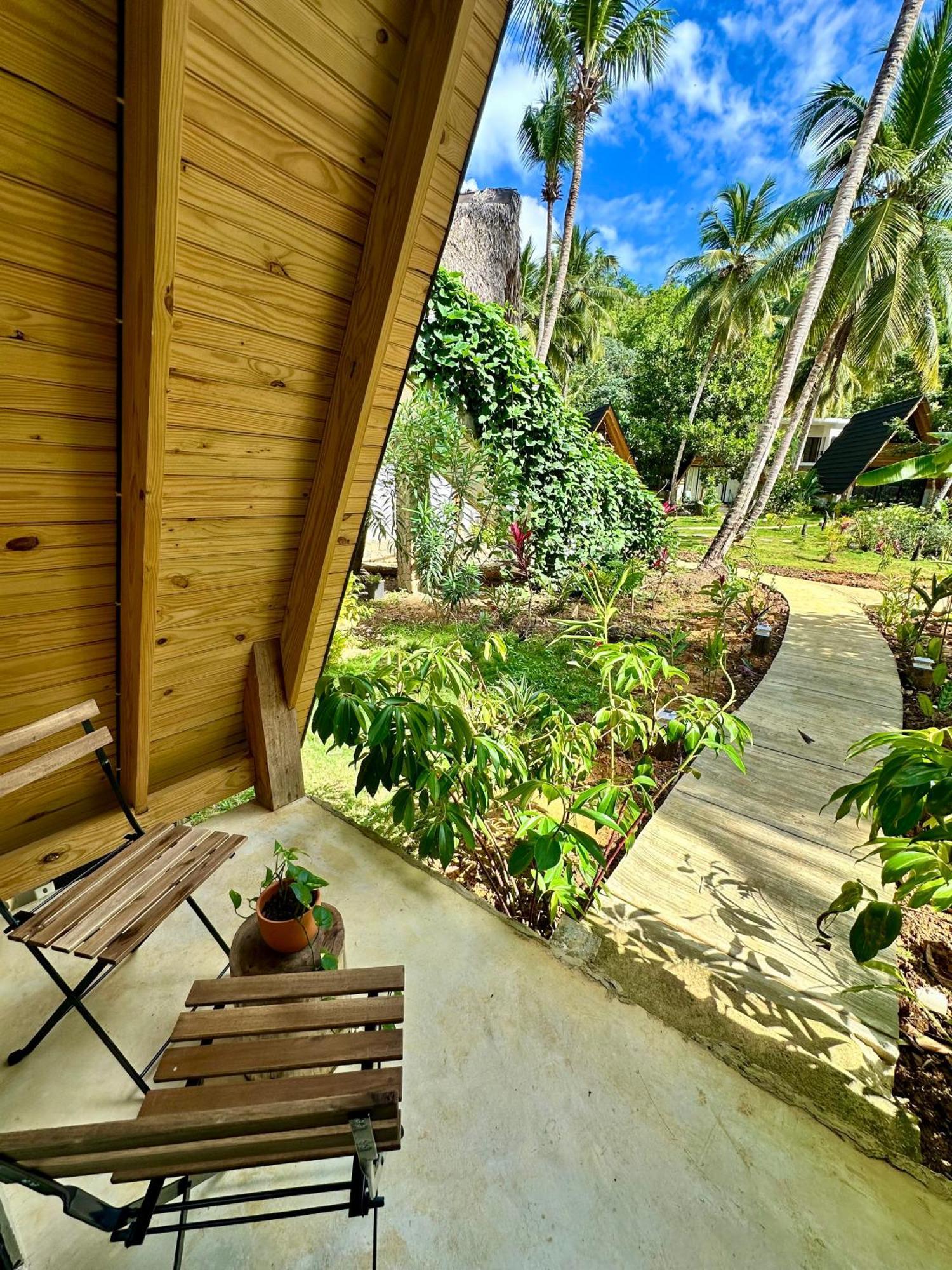 Leisy'S Garden Hostel & Rooms Samana Exterior photo